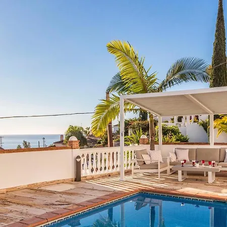 Holiday home Stunning In With House Sea View