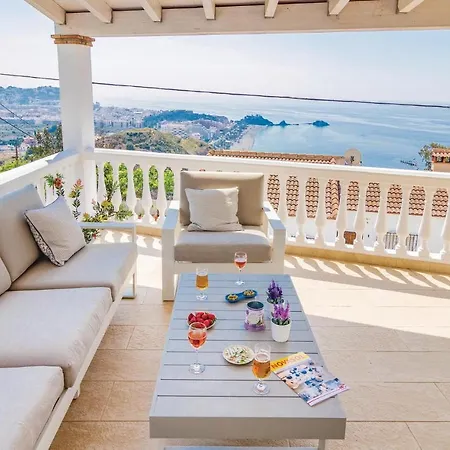 Holiday home Stunning In With House Sea View *
