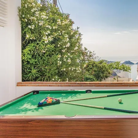 Stunning In With House Sea View *